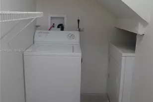 17901 NW 68th Ave, Hialeah, FL 33015 - Photo 16