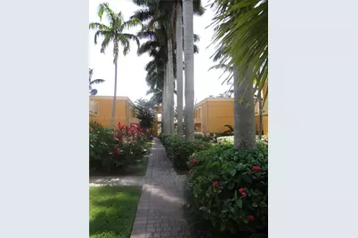 17901 NW 68th Ave #R207, Hialeah, FL 33015 - Photo 2