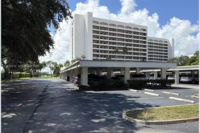 356 Golfview Rd #305, North Palm Beach, FL 33408 - Photo 2