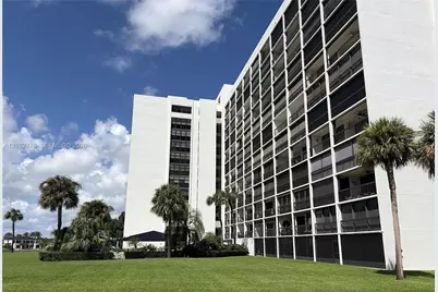 356 Golfview Rd #305, North Palm Beach, FL 33408 - Photo 4