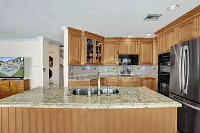 7860 NW 28th St, Margate, FL 33063 - Photo 18