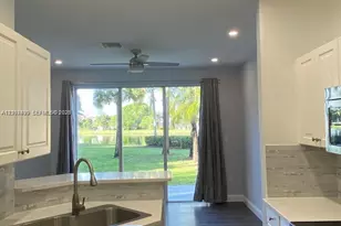 667 NW 170th Terrace, Pembroke Pines, FL 33028 - Photo 6
