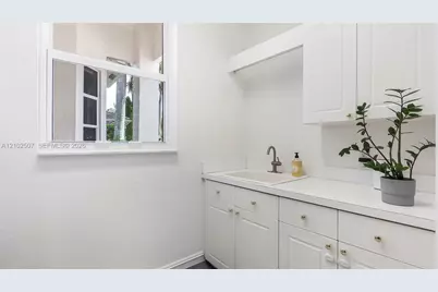 1378 Victoria Isle Dr, Weston, FL 33327 - Photo 42