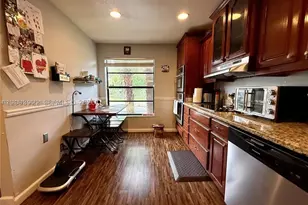 9251 NW 14th Ct, Pembroke Pines, FL 33024 - Photo 8