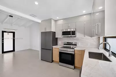 4752 SW 1st St, Miami, FL 33134 - Photo 12
