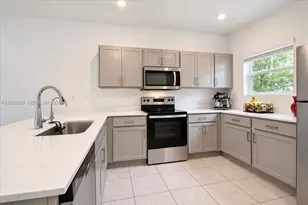 377 NE 1st Dr, Florida City, FL 33034 - Photo 6