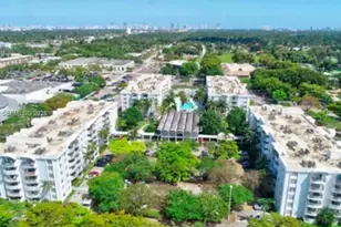 492 NW 165th St Rd, Miami, FL 33169 - Photo 2