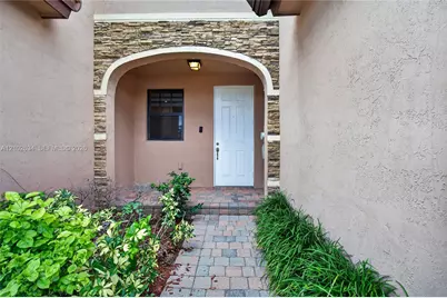 144 SE 37th Ter, Homestead, FL 33033 - Photo 10