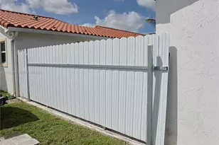 13555 SW 38th Ln, Miami, FL 33175 - Photo 6