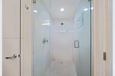 16385 Biscayne Blvd #407, North Miami Beach, FL 33160 - Photo 14