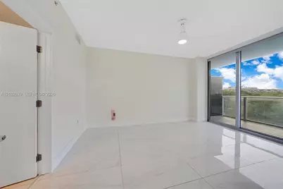 16385 Biscayne Blvd #407, North Miami Beach, FL 33160 - Photo 12