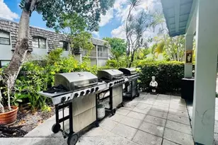 3123 Oakland Shores Dr, Oakland Park, FL 33309 - Photo 8