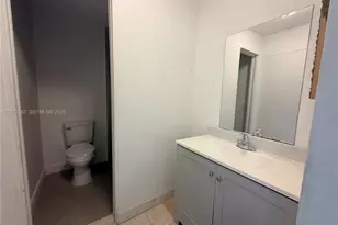 8218 Southampton Dr, Miramar, FL 33025 - Photo 8