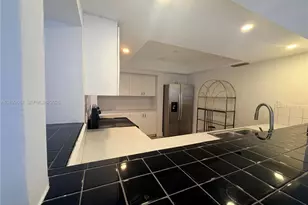 8218 Southampton Dr, Miramar, FL 33025 - Photo 16