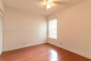 1341 Seagrape Cir, Weston, FL 33326 - Photo 4