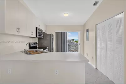 6989 W 36th Ave #202, Hialeah, FL 33018 - Photo 6