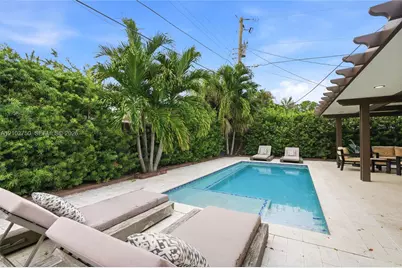 13996 Lake Lure Ct, Miami Lakes, FL 33014 - Photo 32