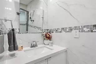 13996 Lake Lure Ct, Miami Lakes, FL 33014 - Photo 14