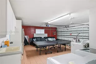 13996 Lake Lure Ct, Miami Lakes, FL 33014 - Photo 18