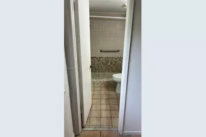 10253 NW 9th St Cir #107-6, Miami, FL 33172 - Photo 24