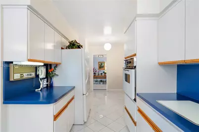 12805 Maple Rd, North Miami, FL 33181 - Photo 20