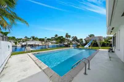 12805 Maple Rd, North Miami, FL 33181 - Photo 32