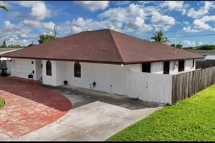14643 SW 104th Ave, Miami, FL 33176 - Photo 28