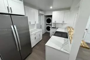 565 NE 32nd St, Oakland Park, FL 33334 - Photo 2