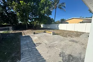 565 NE 32nd St, Oakland Park, FL 33334 - Photo 14