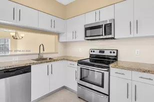 60 Key W Ct, Weston, FL 33326 - Photo 4