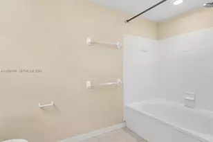 60 Key W Ct, Weston, FL 33326 - Photo 16