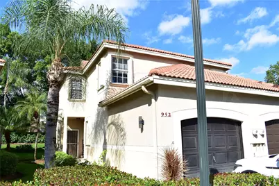 952 Sevilla Cir, Weston, FL 33326 - Photo 2