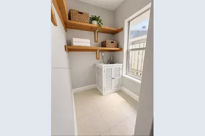 920 NE 40th St #3, Oakland Park, FL 33334 - Photo 6