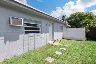 250 NE 170th St, North Miami Beach, FL 33162 - Photo 10