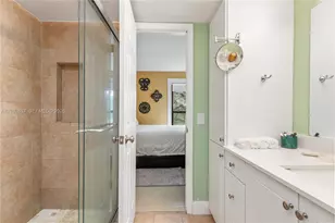 8956 Palm Tree Ln, Pembroke Pines, FL 33024 - Photo 6