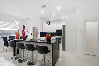 18112 NW 91st Ct, Hialeah, FL 33018 - Photo 12