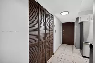2924 Collins Ave, Miami Beach, FL 33140 - Photo 2