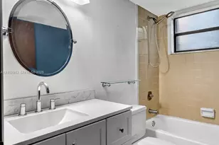 2924 Collins Ave, Miami Beach, FL 33140 - Photo 16