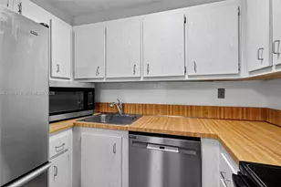 2924 Collins Ave, Miami Beach, FL 33140 - Photo 4