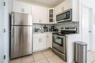 6971 Carlyle Ave, Miami Beach, FL 33141 - Photo 6