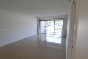 240 Lakeview Dr, Weston, FL 33326 - Photo 14