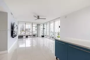 90 SW 3rd St, Miami, FL 33130 - Photo 2