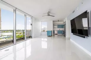 90 SW 3rd St, Miami, FL 33130 - Photo 1