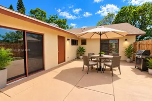 1674 Hawthorne Pl, Wellington, FL 33414 - Photo 6
