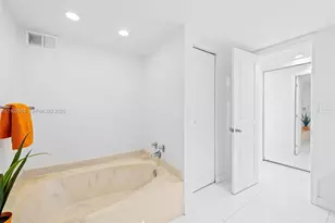 800 Parkview Dr, Hallandale Beach, FL 33009 - Photo 14