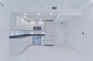 1010 Brickell Ave, Miami, FL 33131 - Photo 16