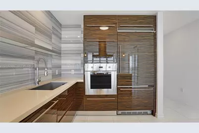 1100 Biscayne Blvd #5202, Miami, FL 33132 - Photo 12