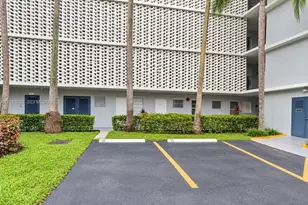 873 NE 195th St, Miami, FL 33179 - Photo 24