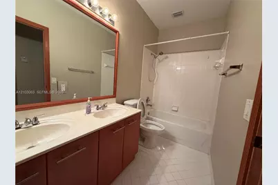1319 Camellia Cir, Weston, FL 33326 - Photo 4