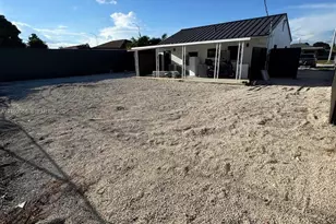 850 SE 2nd Pl, Hialeah, FL 33010 - Photo 28